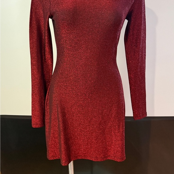 REFORMATION
Riley Dress
Red Long Sleeve Dress - Picture 4 of 9